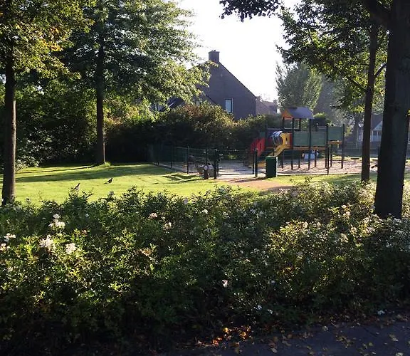 De Laarhoeve Hotel *