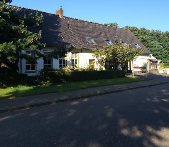 De Laarhoeve * Waalre